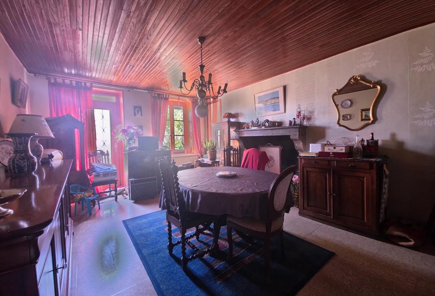 Maison de village de caractère de 173 m², 5 chambres à Champvert — photo 1