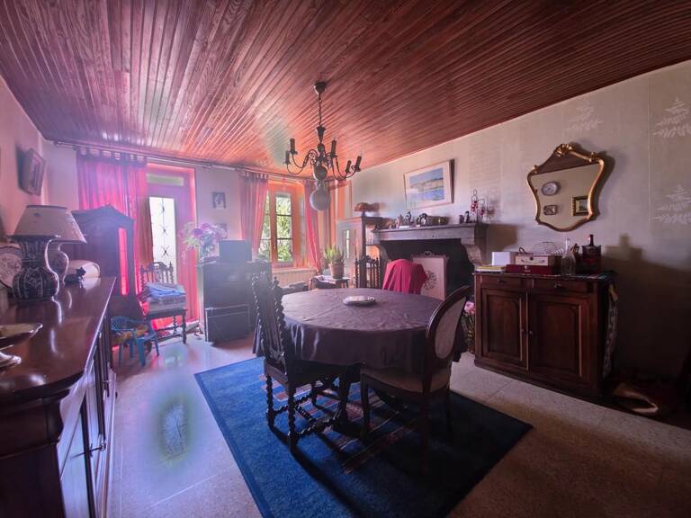Maison de village de caractère de 173 m², 5 chambres à Champvert — photo 1