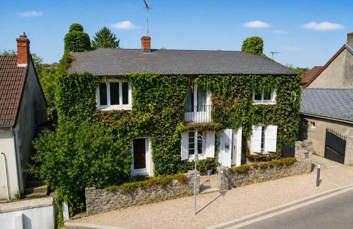 Maison de village de caractère de 173 m², 5 chambres à Champvert — photo 2