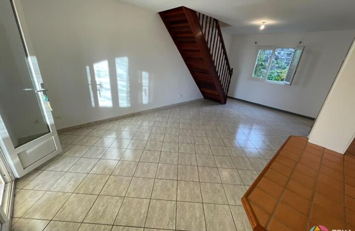 A VENDRE MAISON F4 JUMELEE A LA MONTAGNE AU 16E KM, HAUT DE ST DENIS, ILE DE LA REUNION — photo 3