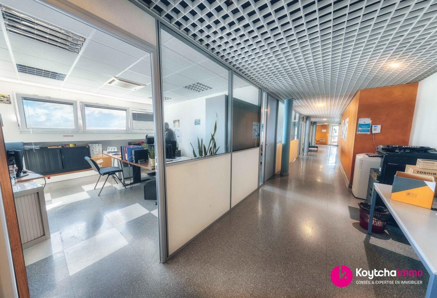 Bureaux 1301.88 m² La Mare Ste Marie — photo 1