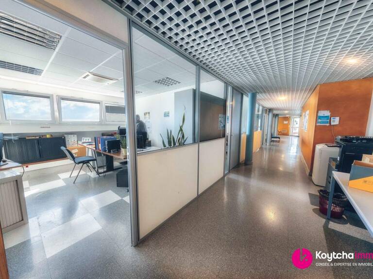 Bureaux 1301.88 m² La Mare Ste Marie — photo 1