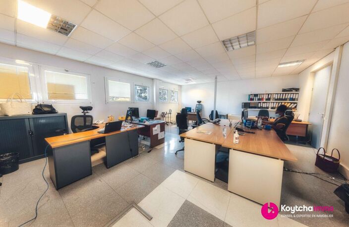 Bureaux 1301.88 m² La Mare Ste Marie — photo 4