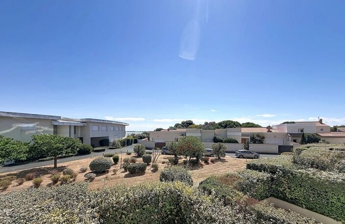 STUDIO AVEC BALCON ET PARKING - VUE MER — photo 4