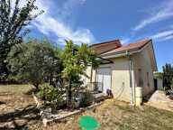 Maison 90 m² avec jardin, piscine et fort potentiel d'agrandissement — photo 2
