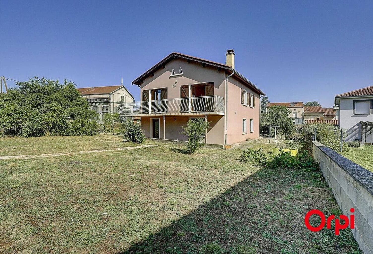 Coup de cœur à révéler – maison avec sous-sol semi-aménagé et beau terrain — photo 1