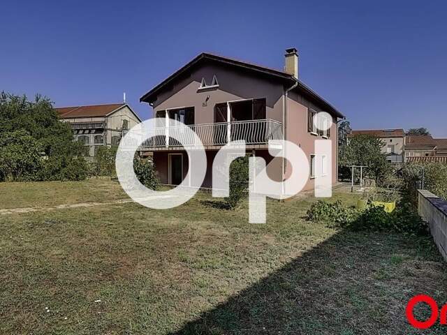 Coup de cœur à révéler – maison avec sous-sol semi-aménagé et beau terrain — photo du bien