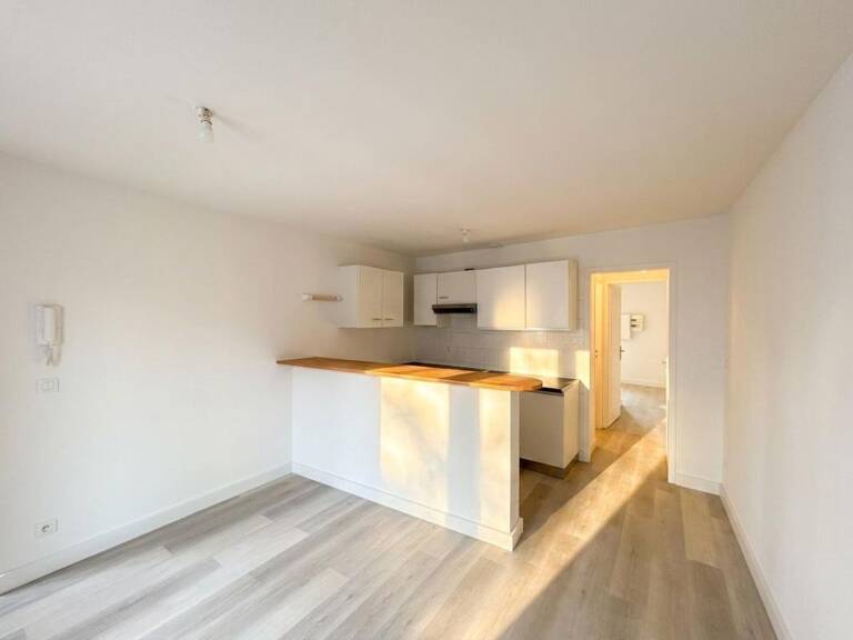 Appartement À Vendre - T2 Coeur de ville - Très bon état — photo 1