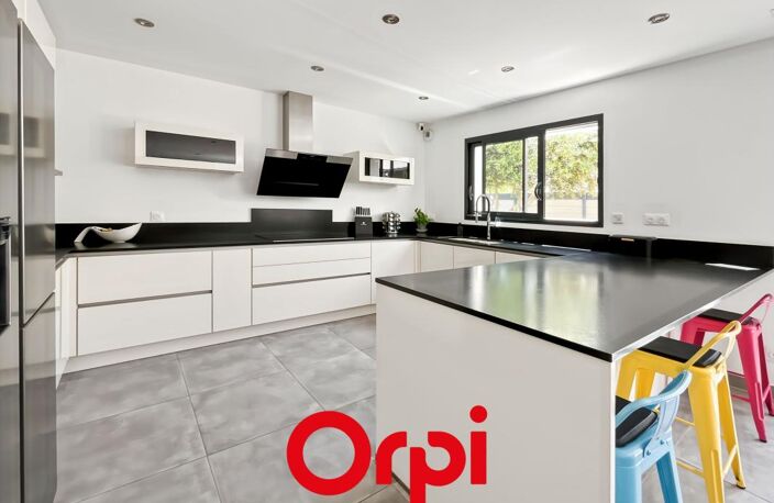 Maison Six-Fours-les-Plages – Villa contemporaine 6 pièces – 129 m² — photo 2