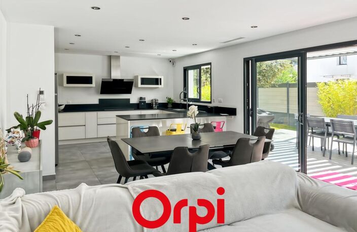 Maison Six-Fours-les-Plages – Villa contemporaine 6 pièces – 129 m² — photo 3