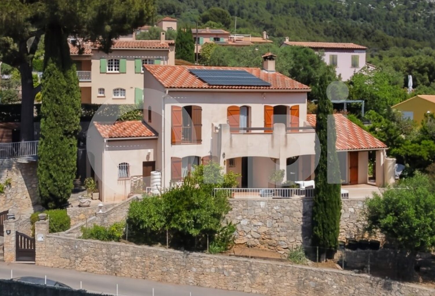 Maison familiale de 123 m² au calme au REVEST-LES-EAUX – DPE B, panneaux solaires et prestations de qualité — photo 1