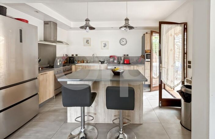 Maison familiale de 123 m² au calme au REVEST-LES-EAUX – DPE B, panneaux solaires et prestations de qualité — photo 3