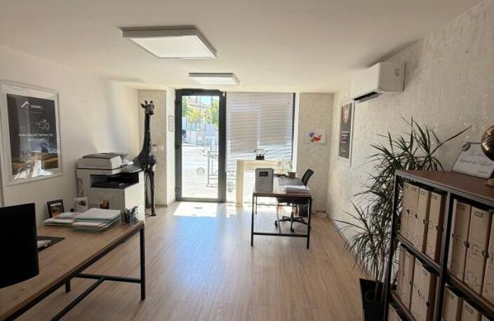 Bureau À Louer — photo 2