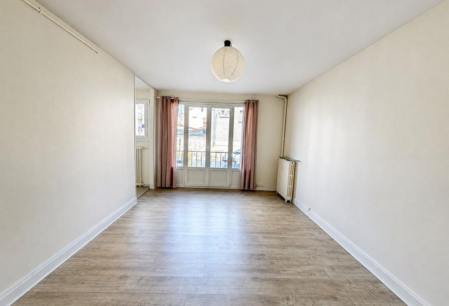   À LOUER – T1 DE 28 m² AVEC PARKING PRIVATIF – LIMOGES   — photo 1