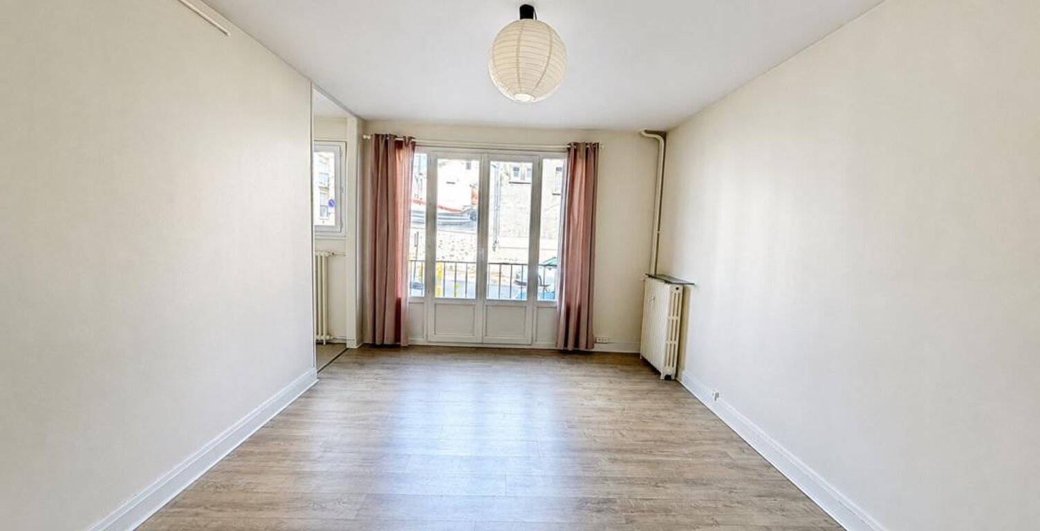   À LOUER – T1 DE 28 m² AVEC PARKING PRIVATIF – LIMOGES   — photo 1