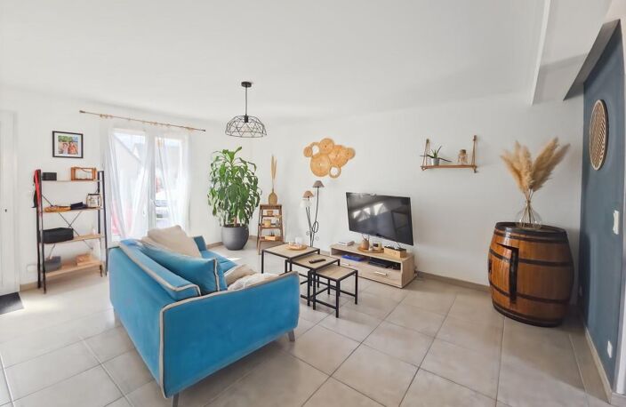 Charmante maison construite en 2014 d'une surface de 120 m², idéalement située au centre-ville de Marigny-les-Usages. En très bon état, cette habitation familiale offre un agencement fonctionnel — photo 3