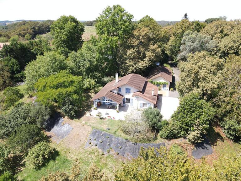 Villa d'architecte 162 m2, 2 ha terrain et bois — photo 1