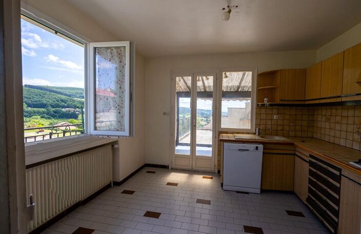 Villa T4 au calme avec 160 m² d'ateliers : idéal artisan, collectionneur ou projet locatif — photo 5