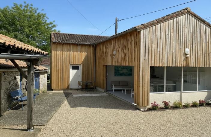 Maison en pierre de caractère avec dépendances  (79260) La Crèche — photo 3