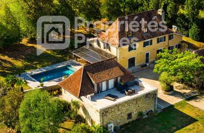 Maison béarnaise avec grange restaurée, pigeonnier et piscine — photo du bien