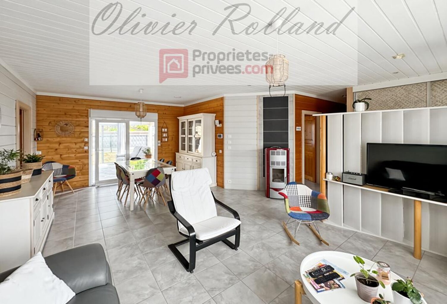Chalet d'exception en bois massif (DPE B) - Plain-pied 135 m², 4 chambres, véranda & annexes sur 1 318 m² de terrain — photo 1