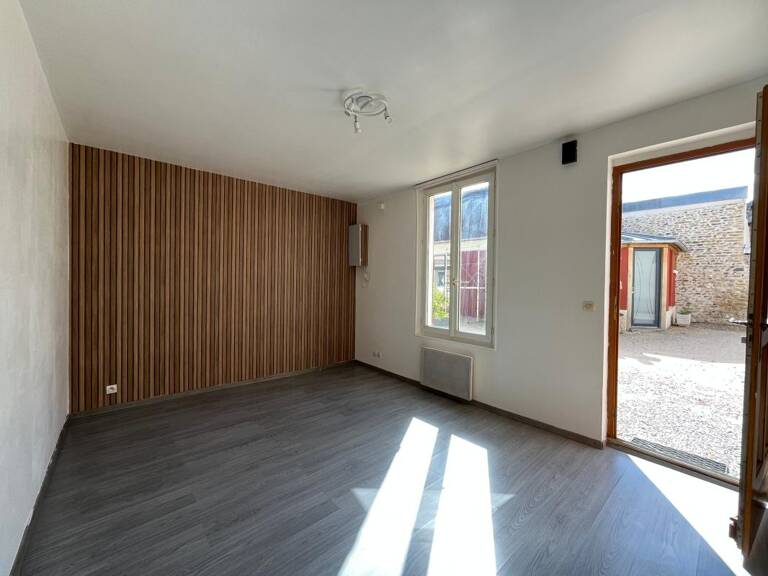 Maison À Louer — photo 1