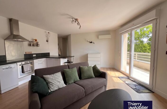 BEAU T3 AVEC TERRASSE - COUËRON BOURG — photo 3