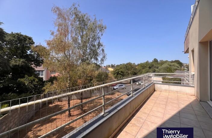 BEAU T3 AVEC TERRASSE - COUËRON BOURG — photo 4