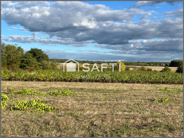 Terrain constructible viabilisé de 600 m2 à Targon (33) — photo du bien