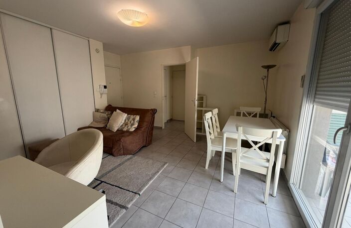 Location appartement 2 pièces 44 m² à Villeurbanne (69100) — photo 2