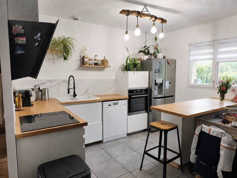 FORCALQUEIRET – MAISON RÉCENTE 81 M² – 3 CHAMBRES – JARDIN – GARAGE – DPE A — photo 1