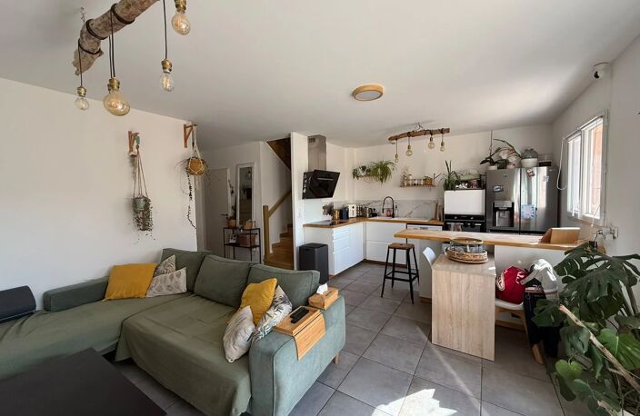 FORCALQUEIRET – MAISON RÉCENTE 81 M² – 3 CHAMBRES – JARDIN – GARAGE – DPE A — photo 2