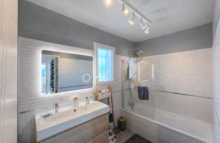 FORCALQUEIRET – MAISON RÉCENTE 81 M² – 3 CHAMBRES – JARDIN – GARAGE – DPE A — photo 5