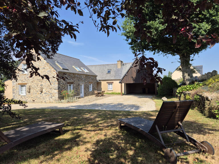 Maison en pierres sous ardoises -- 5 chambres, double garage — photo 1