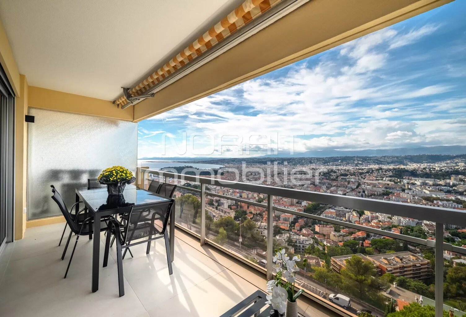Dernier étage - Vue panoramique mer - rénovation haut de gamme — photo 1