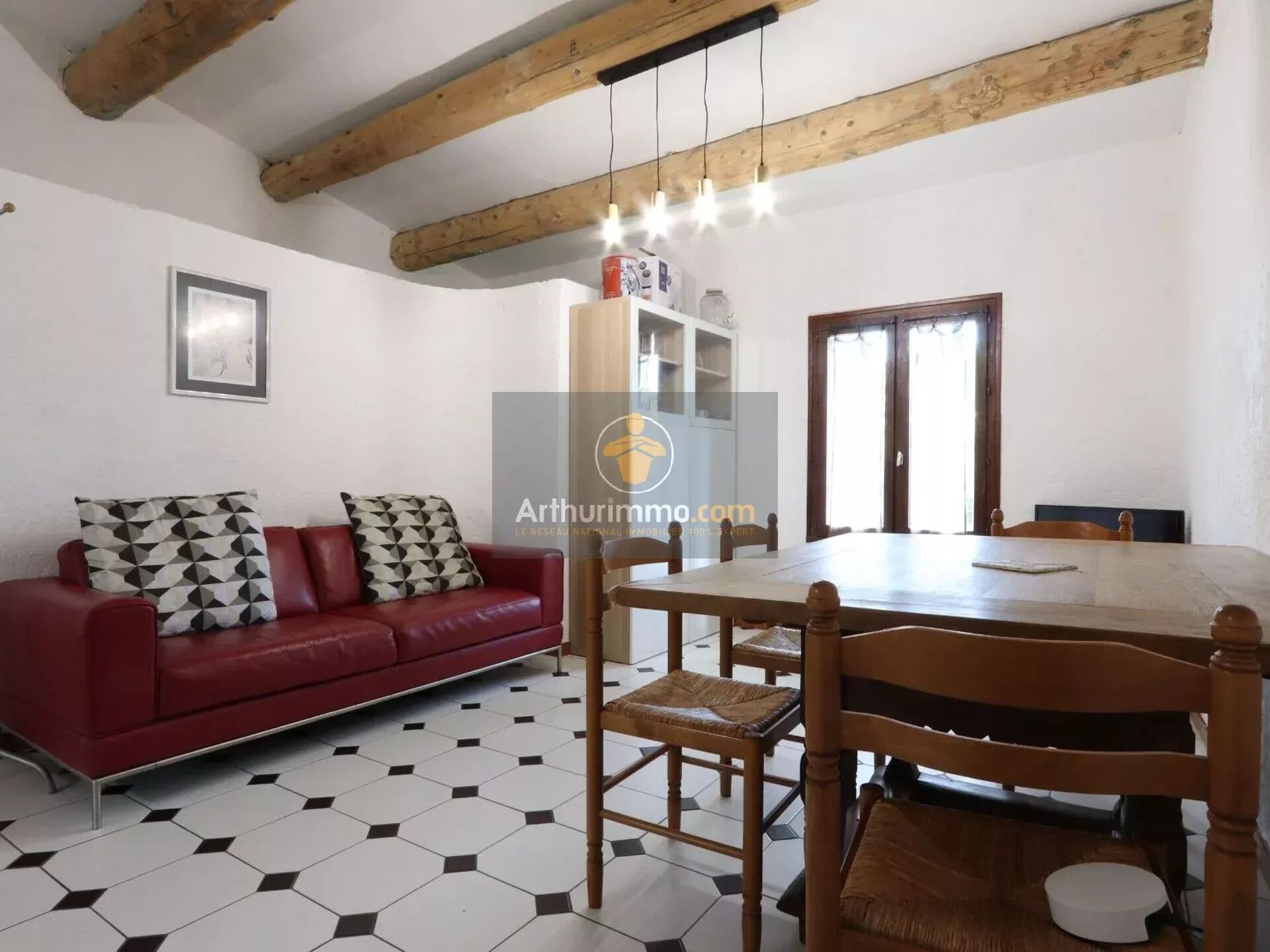 Appartement 4 pièces 109 m² · à Rustrel · 109 m² · 990 €/mois