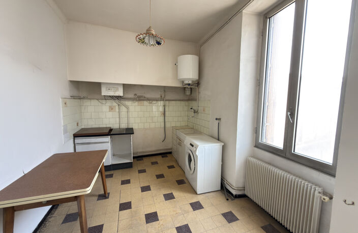 Nîmes   République / Place Montcalm   Appartement 56 m2 à ré — photo 3