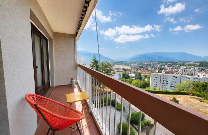 VOIRON – Appartement 5 pièces rénové avec vue panoramique — photo 3