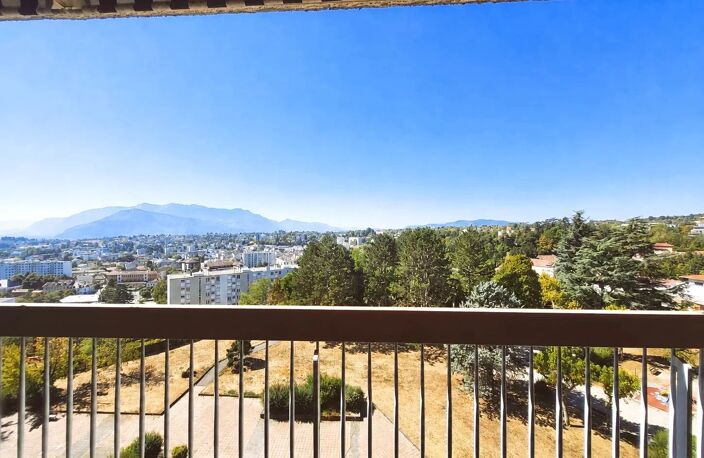 VOIRON – Appartement 5 pièces rénové avec vue panoramique — photo 5