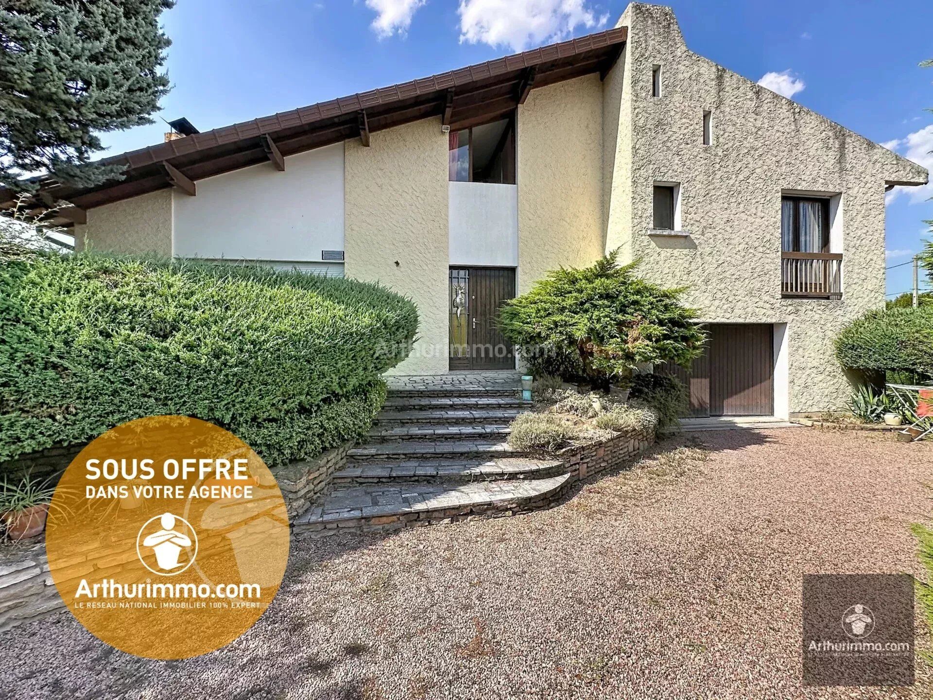Maison 5 pièces 143 m² · à Le Coteau · 143 m² · 242 000 €