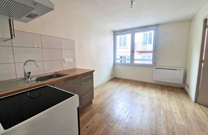 APPARTEMENT 2 PIECES VOIRON - 28.47m² — photo 2