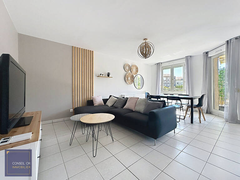 Bel appartement T2 Meublé - Villeurbanne — photo 1
