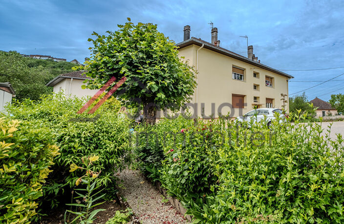 Appartement T3 de 53 m² avec jardin, garages et dépendances — photo 2
