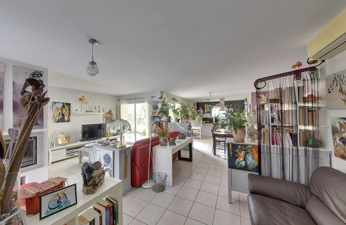 Maison contemporaine avec piscine au coeur de Saint-Nauphary — photo 4