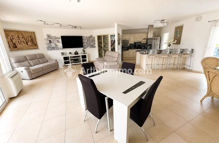 PLAIN-PIED 193 M² – 4 SUITES – PISCINE CHAUFFÉE – TERRAIN 2 800 M² — photo 5