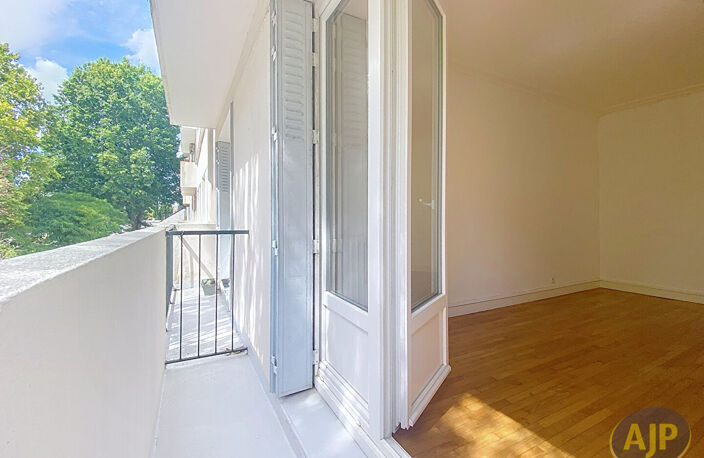 T3 avec balcon, parking et cave — photo 2