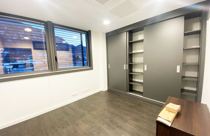 Bureaux Sallanches 64 m2 — photo 3