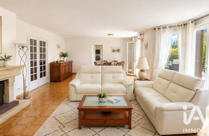 Vente Maison/villa 8 pièces — photo 2