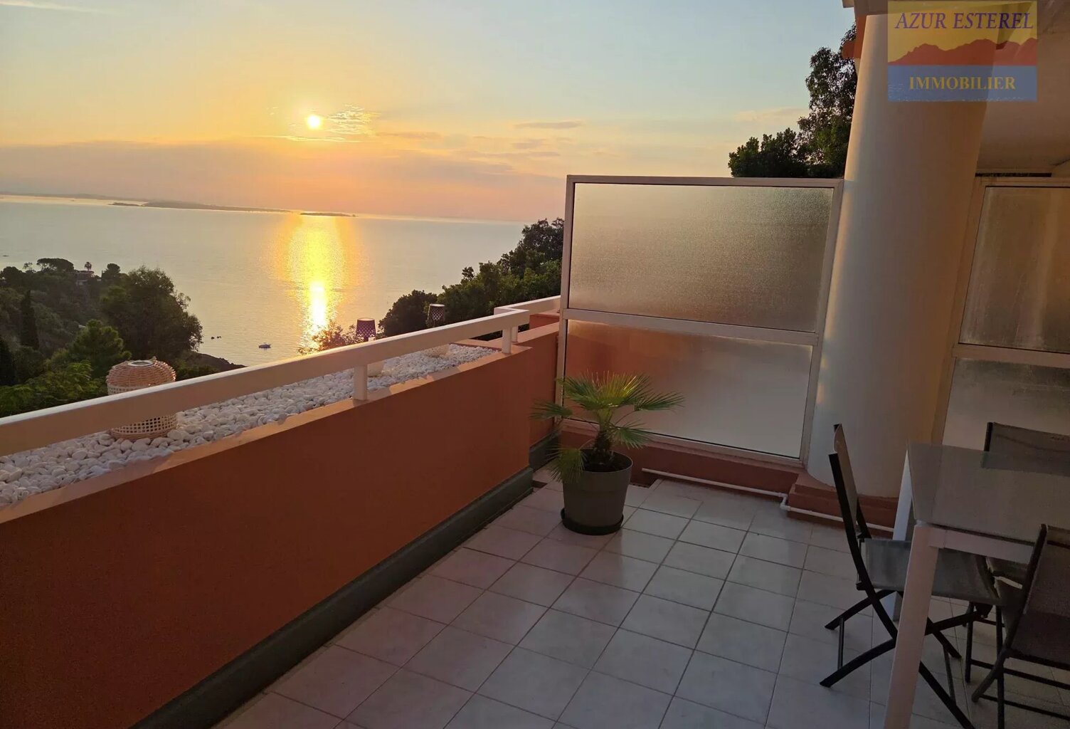 EXCLUSIVITÉ — 2 pièces moderne Vue Mer & Esterel — photo 1