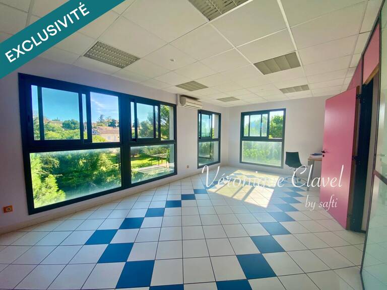 rès beau local commercial ou bureau  à usage professionnel de 65m2 avec un balcon et une place de parking sécurisée et fermée  ascenseur — photo 1